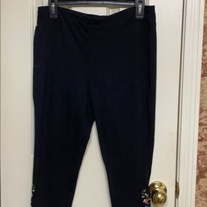 Black embroidered Capris
